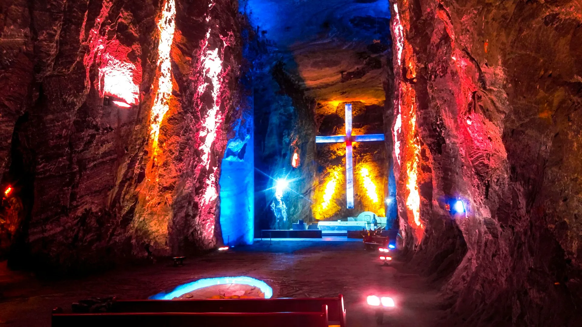 A világ legnagyobb föld alatti temploma Kolumbiában